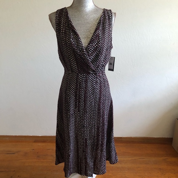Volcom Dresses & Skirts - Volcom Patterned V-Neck Sleeveless Midi Dress